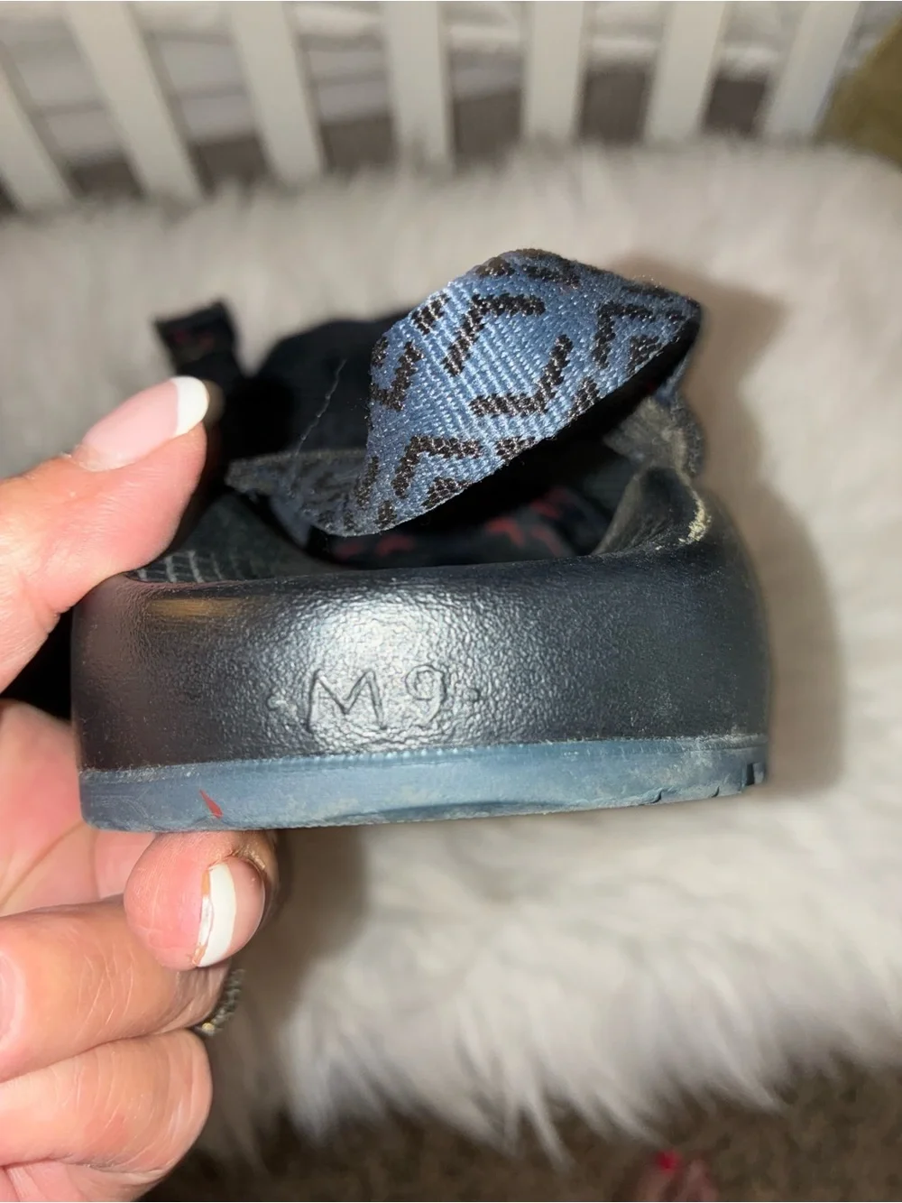 Chaco Z/2 Classic Sandals in the Stepped Navy colorway Sz 9